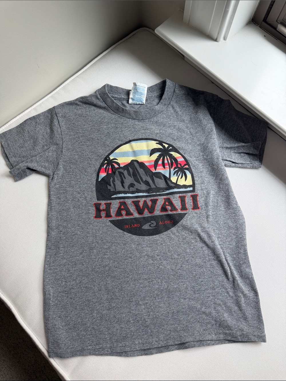 Gray Kids' Hawaii Sunset Graphic Tee small